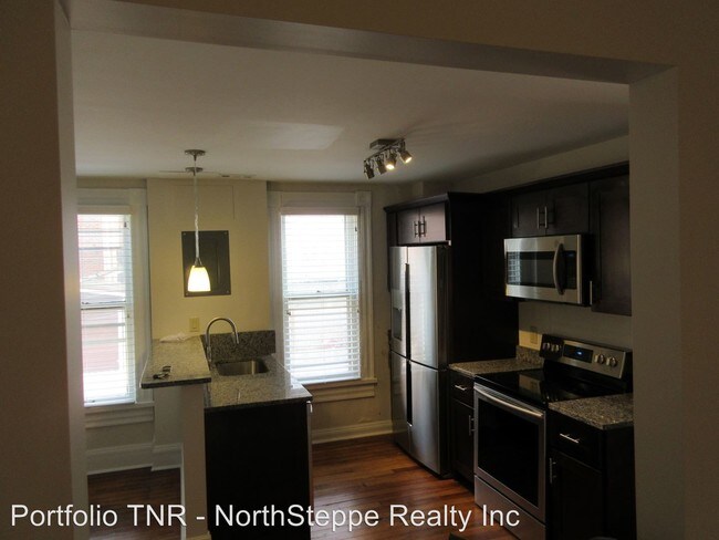 Building Photo - 694 Kerr St