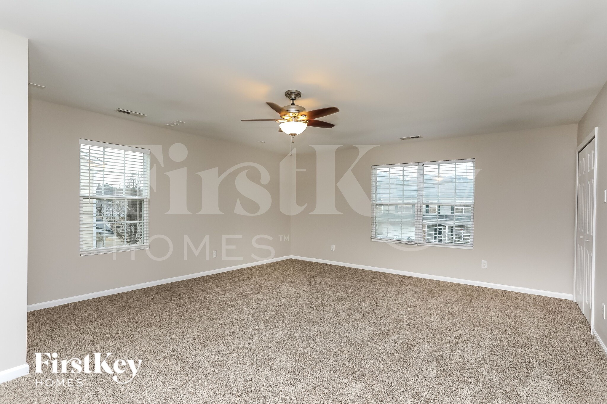 Building Photo - 5921 Sandpiper Farm Ln