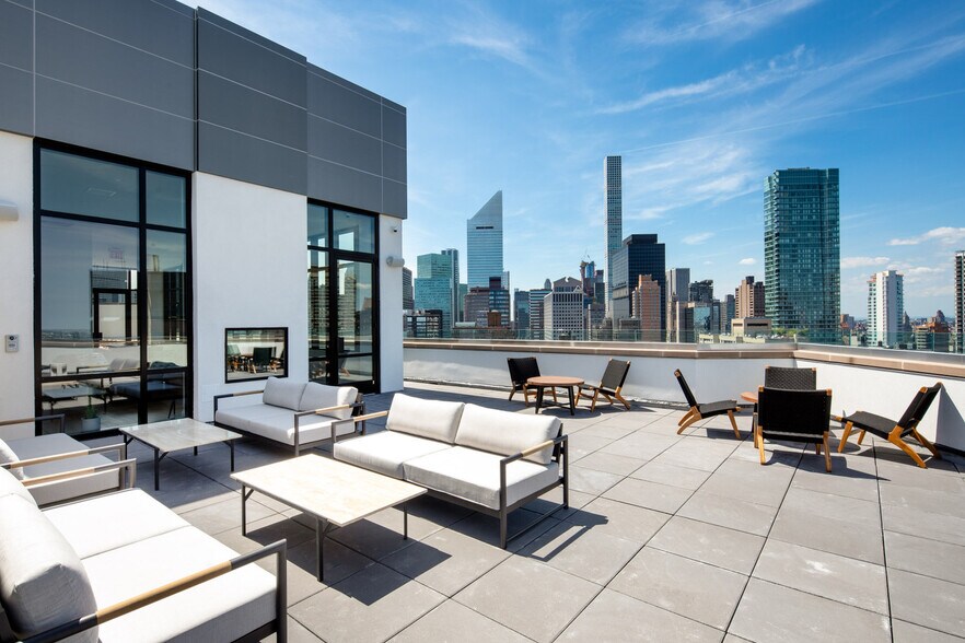 Building Photo - 420 E 54th St