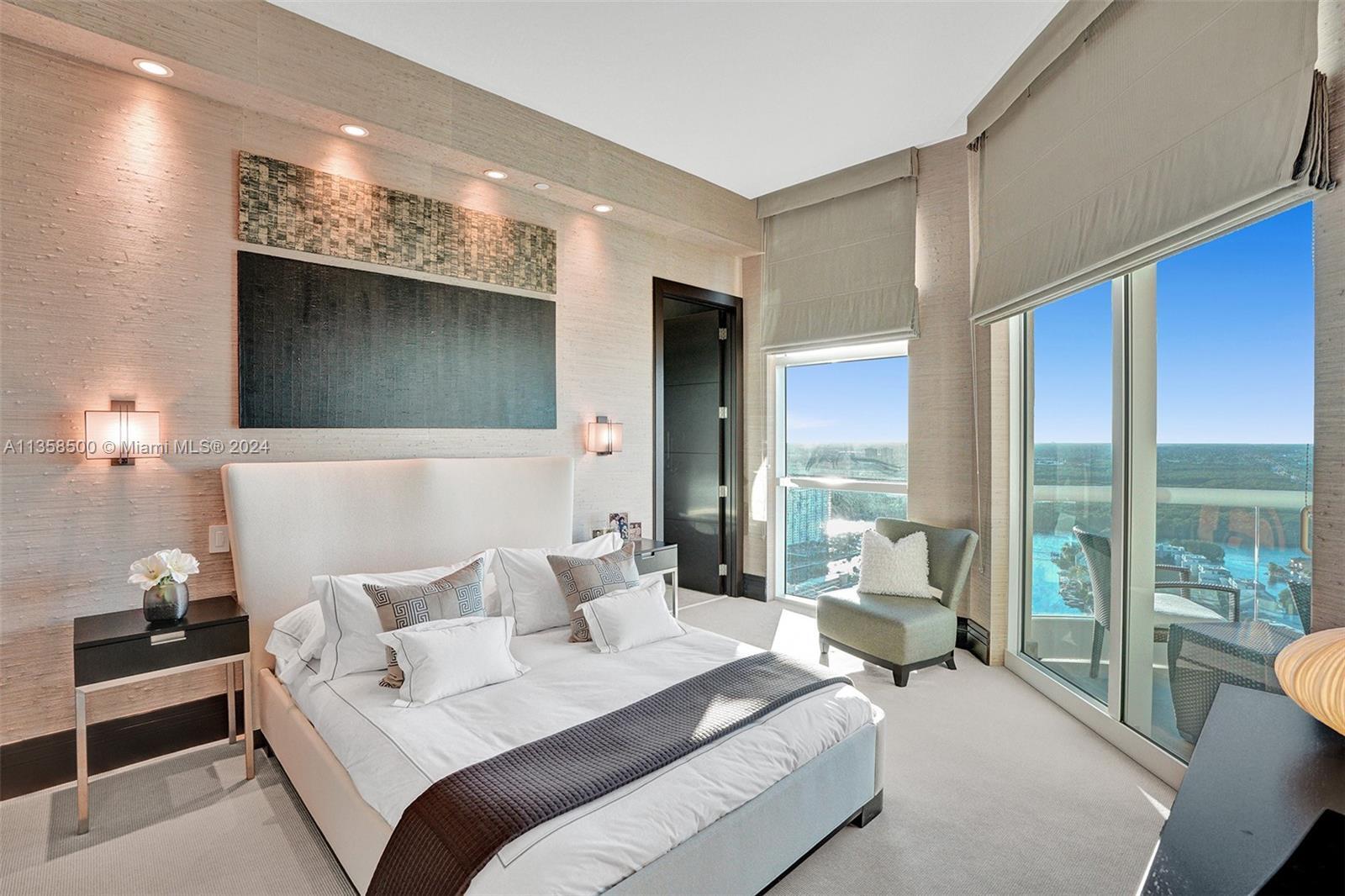 Building Photo - 16047 Collins Ave