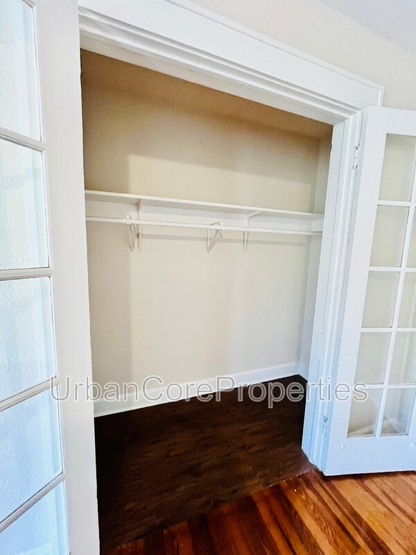 Building Photo - 360 13th Ave NE