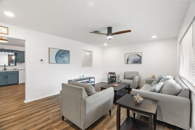 Building Photo - 11814 Flushing Dr