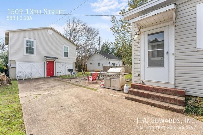 Building Photo - 1509 13th St