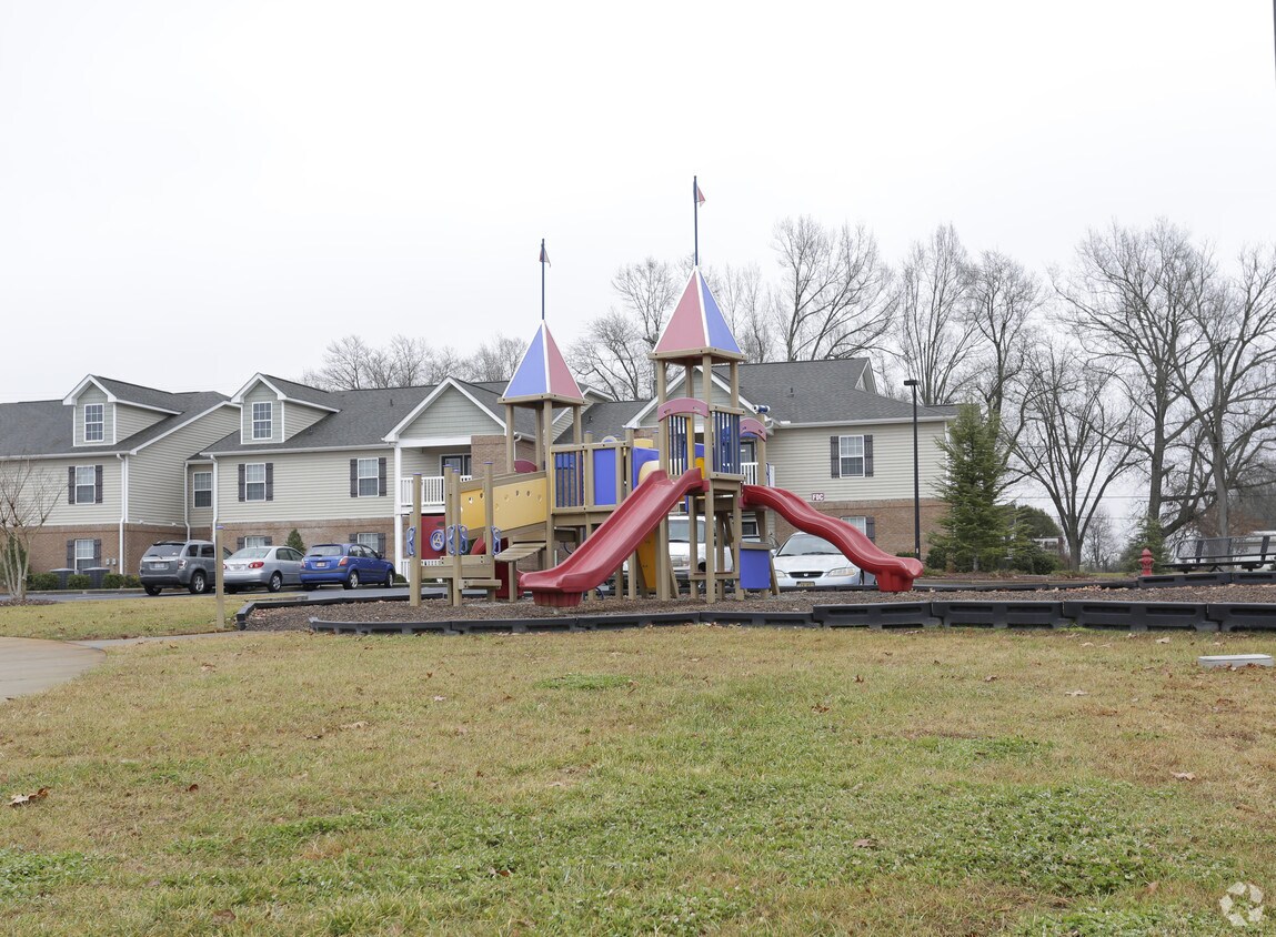 Lanier Pointe Apartments Shelby
