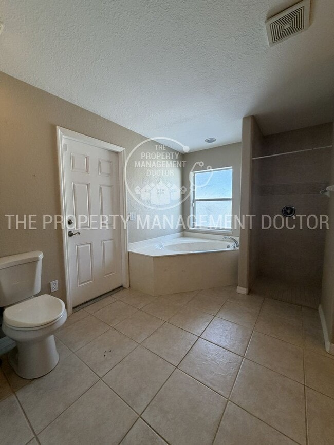 Building Photo - Your Private Resort Awaits - Pool Home with 3-Car Garage in North Port!