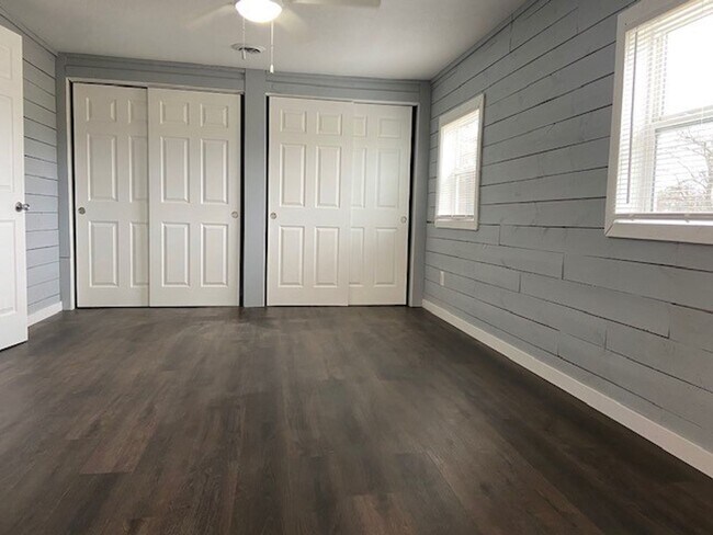 Building Photo - Single-Family Home in Hollister