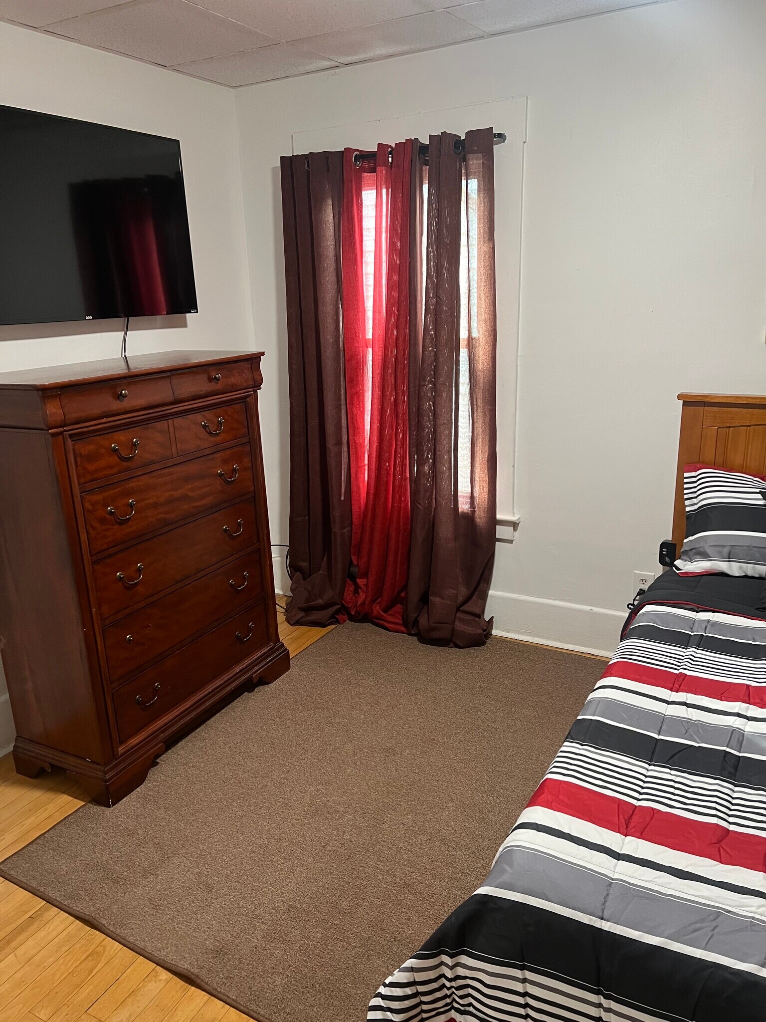 Building Photo - 160 Stafford Ave