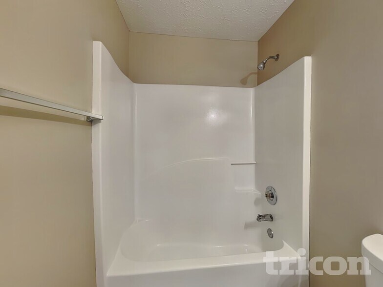 Building Photo - 206 Whistle Way