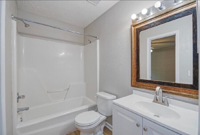 Building Photo - 3385 Tansey Ct