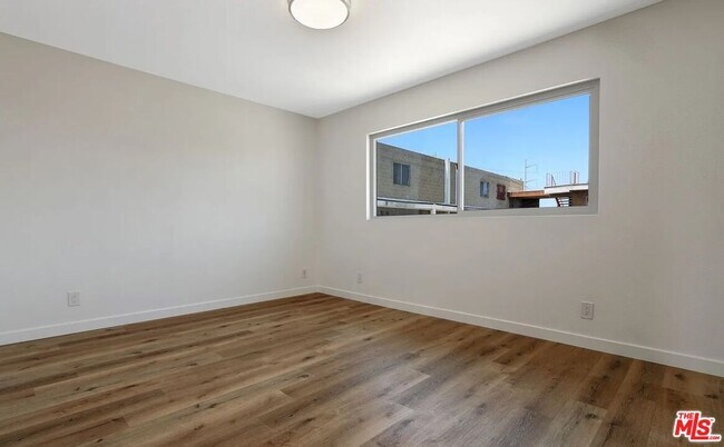 Building Photo - 110 S Eucalyptus Ave