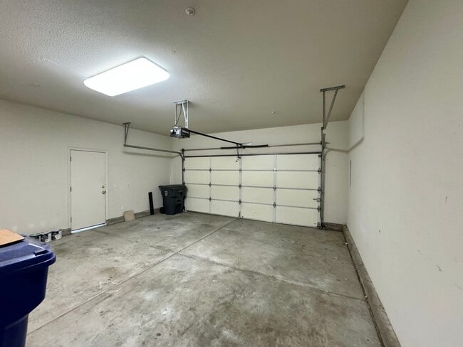 Building Photo - TENTATIVELY RENTED 3 Bedrooms, 2 1/2 Bathrooms, Serene Napa Setting