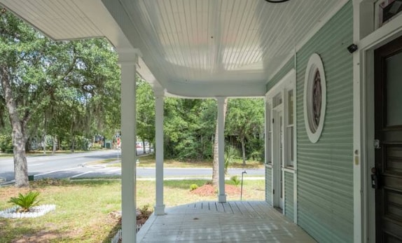 Building Photo - 735 E University Ave