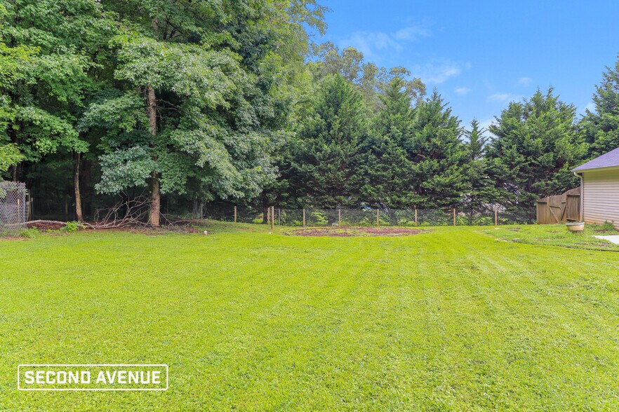 Building Photo - 905 Woodwind Dr