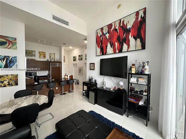 Building Photo - 475 Brickell Ave
