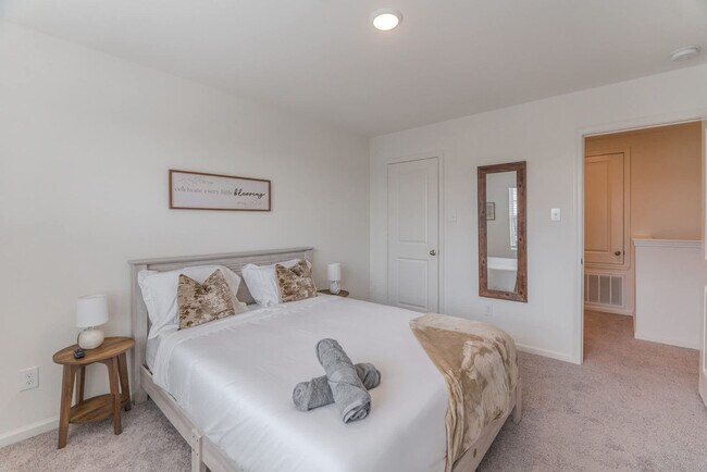 Building Photo - 10314 Woodwick St