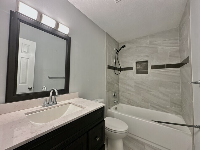 Building Photo - 1111 Timberline Dr