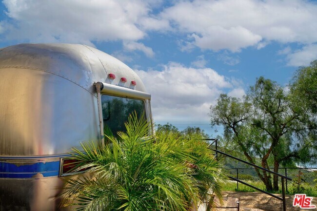 Building Photo - 3020 Corral Canyon Rd