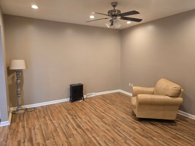 Building Photo - 633 Bessemer Ave