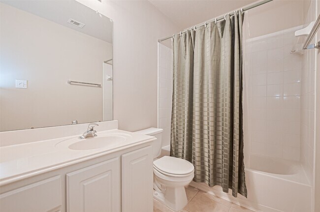 Building Photo - 134 E Foxbriar Forest Cir