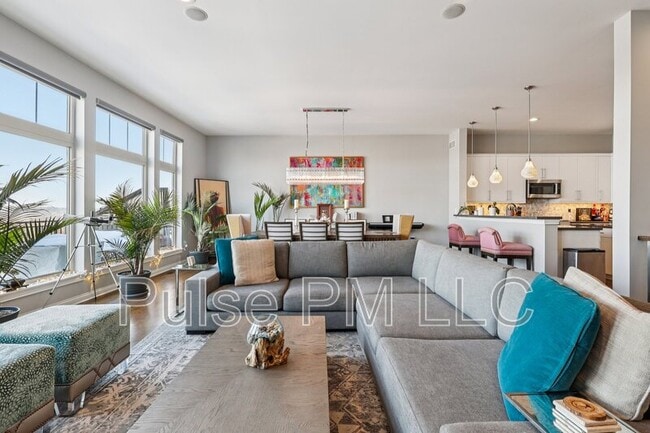 Building Photo - 1226 Grays Peak