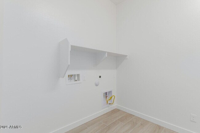 Building Photo - 1510 E Flower St