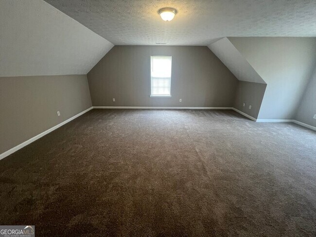 Building Photo - 70 Princeton Way