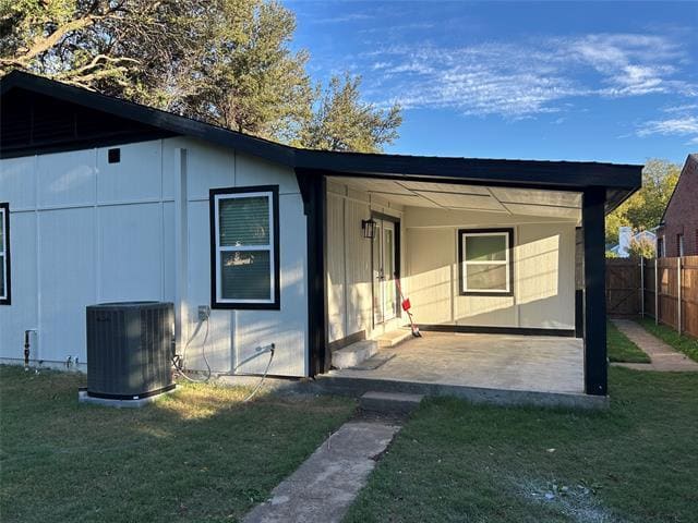 Building Photo - 2815 Hedgerow Dr