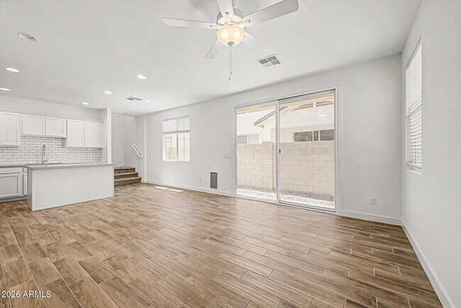 Building Photo - 5532 S Dillon