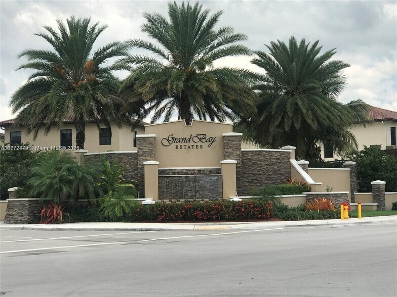 Building Photo - 8965 NW 98th Ave
