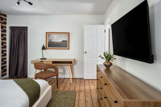 Building Photo - 52 Church St