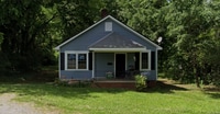 Building Photo - 2 Bedrooms, 1 Bathroom - House in North Rome!