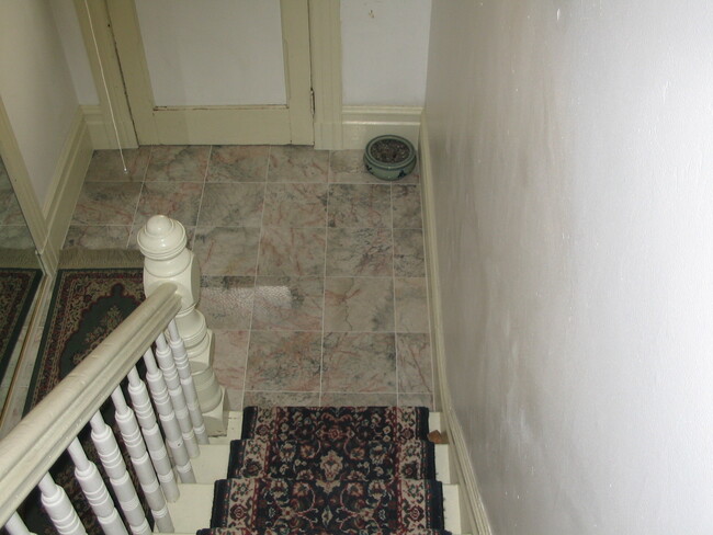 marble floor in entry - 1595 Pacific Ave