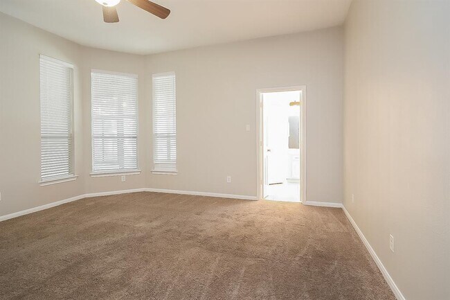 Building Photo - 111 N Rambling Ridge Pl