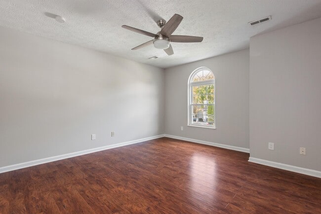 Building Photo - 4629 Woodbridge Ln