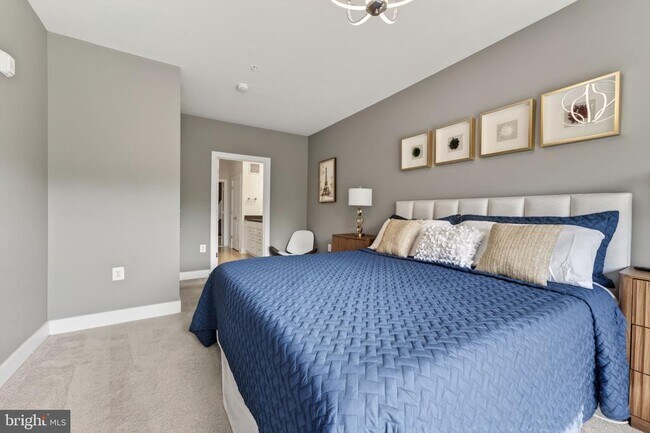 Building Photo - 102 St Ives Pl