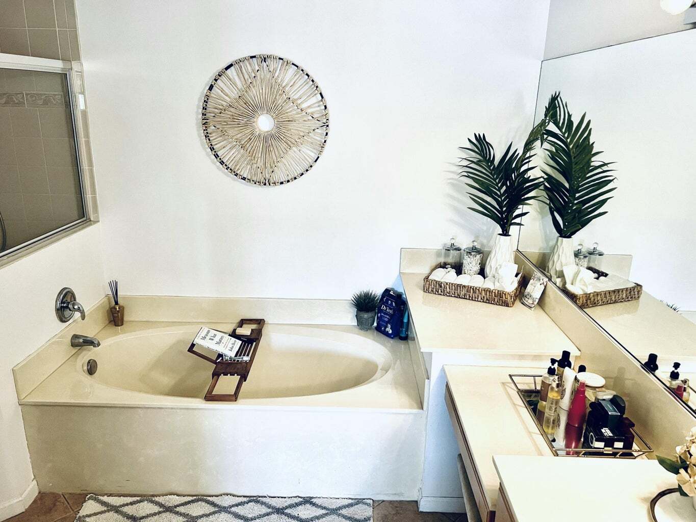 Building Photo - 10614 Lake Shore Dr