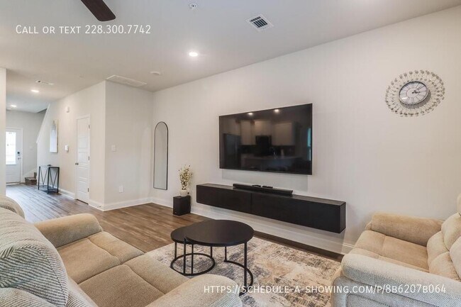 Building Photo - 114 Debuys Rd