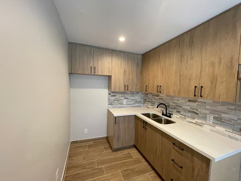 Building Photo - 20301 Cohasset St