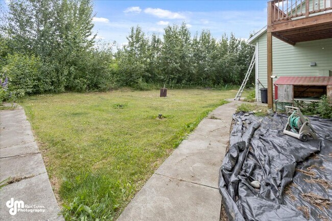 Building Photo - Spacious 5BD/3BA Home!