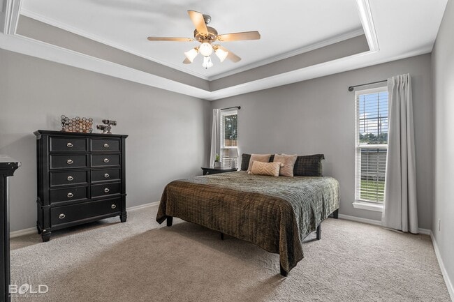 Building Photo - Check Out this 4 bed 2 bath
