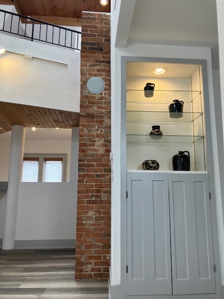 Lighted built-in display - 916 N Church St