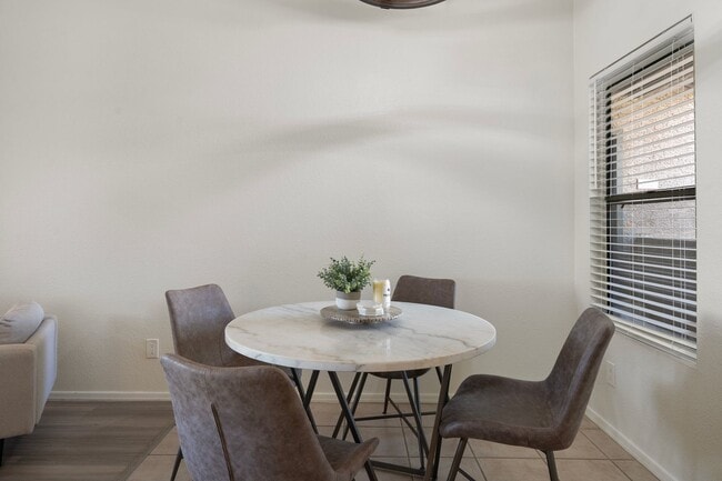 Building Photo - Scottsdale Condo!