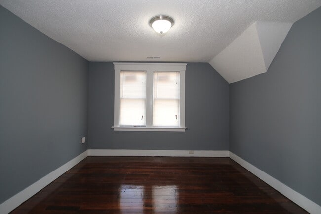 Building Photo - 168 Chatham St