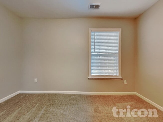 Building Photo - 15 Coswell Ct