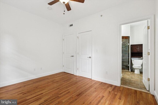 Building Photo - 1538 Christian St