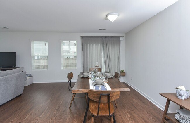Building Photo - Modern Comfort in a Quiet Cul-de-Sac – 3 B...