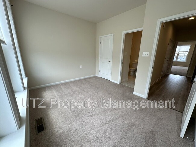 Building Photo - 967 Holden Rd