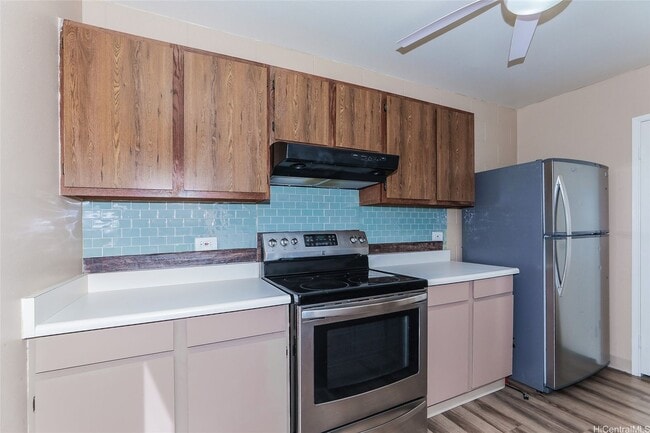 Building Photo - Lovely 2 bedroom 1 bath, with 1 open parking