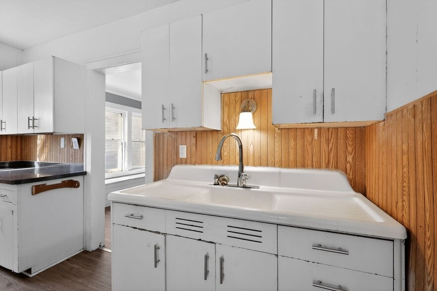 Building Photo - 18626 Dale St