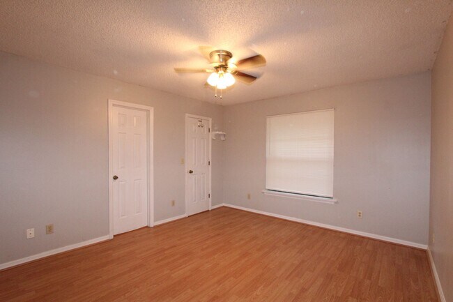 Building Photo - Beautiful 3B/2B Home in Minneola!